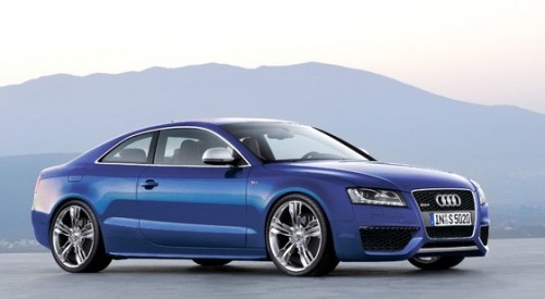 作業風景(Audi A5 バックカメラ)