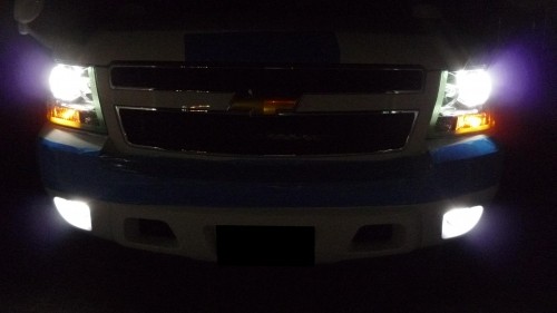 作業風景(シボレーアバランチ エンジンスターター LED サイドカメラ)