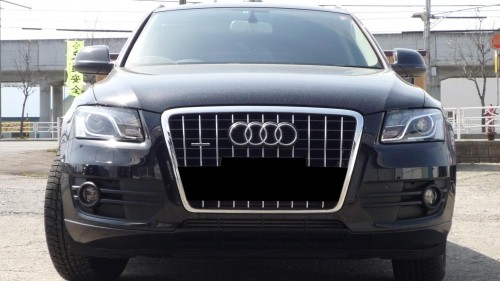 作業風景(Audi Q5 HELLA デイタイムライト)