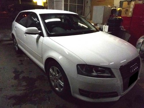 作業風景（Audi　A3　エンジンスターター）