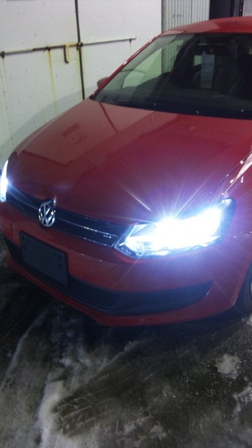 作業風景(VW POLO BlueMotion HID LED カーナビ ETC)