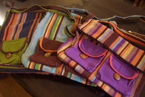 ネパール製のカラフルボーダーBAG