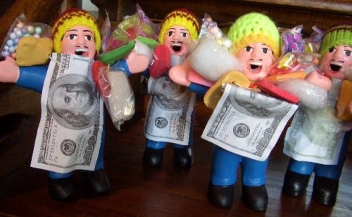 クリスマスプレゼント2千円以下で選ぶなら・・・♪エケコ人形入荷!