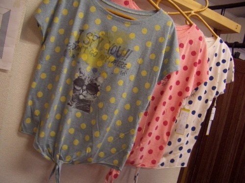 1枚でも可愛く着られるTシャツ他