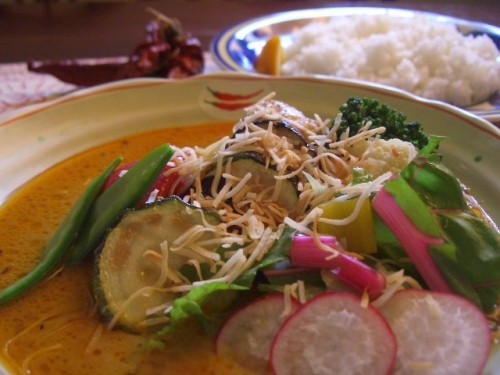 8月のマンスリーカリーのお知らせです。