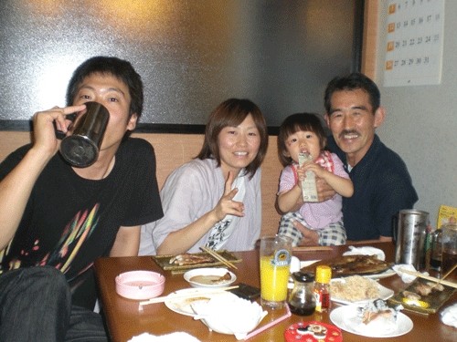 昨夜のお客さま! おじいちゃんに抱かれて♪