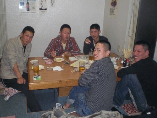 昨夜のお客さま!酒だァ、酒だァ、宴会だァ♪