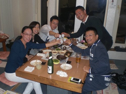 昨夜のお客さま!日本酒で乾杯だァ♪