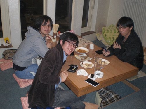 昨夜のお客さま!飲み放題780円で、今夜も飲んでるよ♪