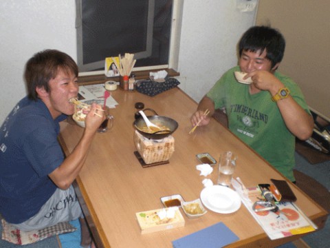 昨夜のお客さま!煮込みホルモン食べたぞ♪