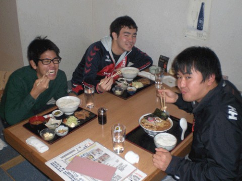 昨夜のお客さま!ラーメンライスを食べたぞぅ♪