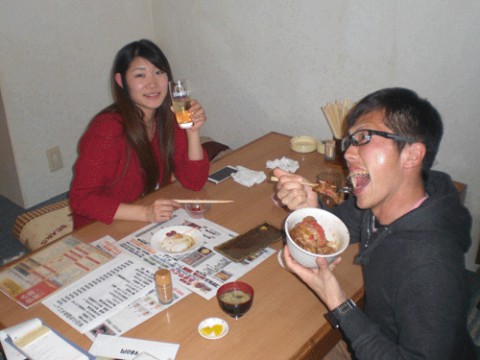 昨夜のお客さま!美女と野獣　豚丼を食す♪