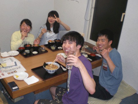 昨夜のお客さま!炭焼ホルモンラーメンを食べに♪