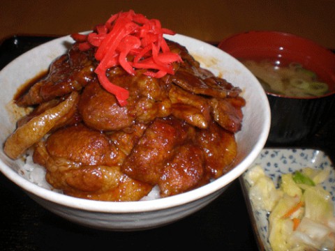 真夏の感謝企画　甘辛豚丼　税込500円♪