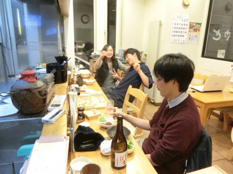 昨夜のお客さま!常連さん同士で将棋♪