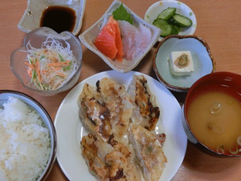 明日は餃子定食です♪