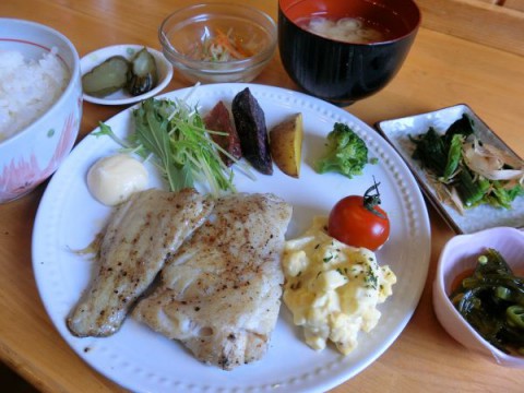 明日はお楽しみ定食♪