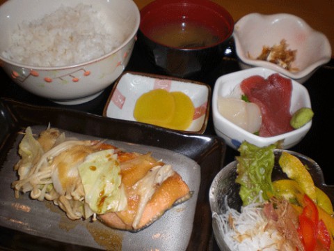 明日は、お楽しみ定食です♪