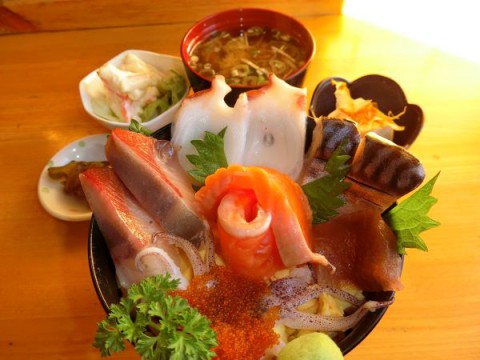 ちらし寿司定食750円♪