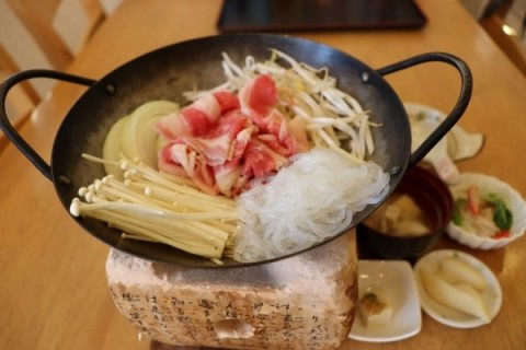 明日は牛すき焼き定食♪