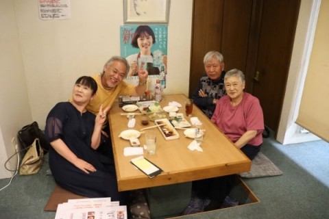 昨夜のお客さま! 笑顔で写真に納まって頂きました♪