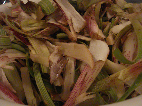 ウドの皮のキンピラ！