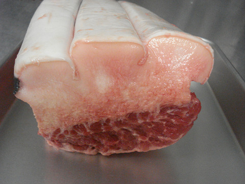 クジラの自家製ベーコン！