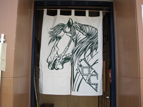 暖簾をくぐると