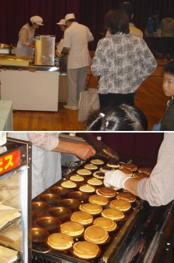 えびすやの円盤焼に1時間半待ちの行列