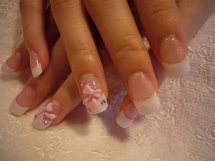 ３Ｄが豪華なフレンチネイル♪