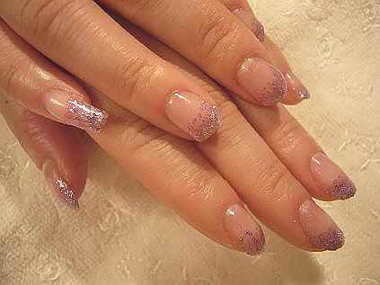 ジェルネイルでキラキラ...