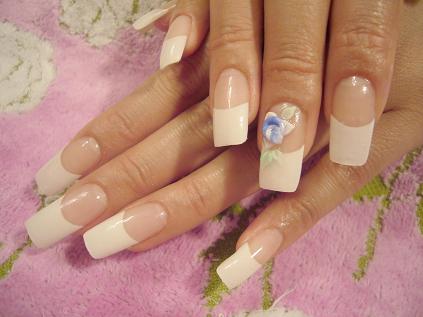 姫ネイルの定番は...