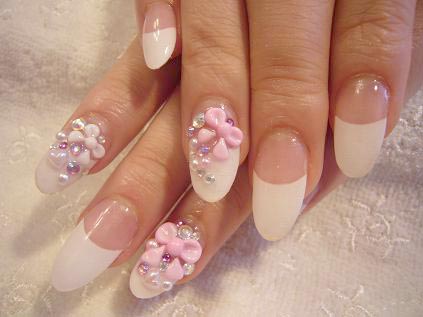 優しく見える指先