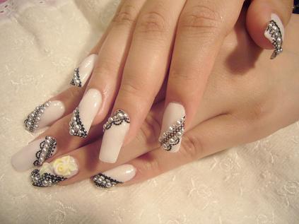 ブラックレースでキュート！