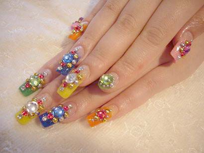 目をひくネイル♪