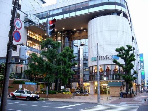 日が暮れて、藤丸前