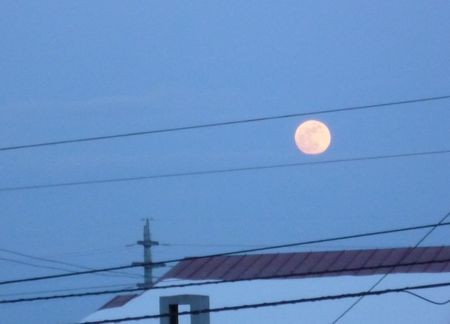 昨日の月、今日の月