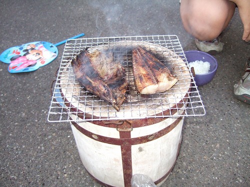 七輪でワイルドな夕飯