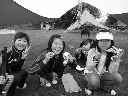 ガイドの会キャンプ…雨の中　子どもたちは笑顔！！