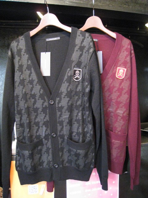 重ね着にピッタリのアイテム♪