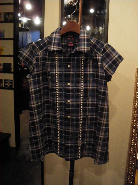 刺繍がかわいい！！チェックシャツ♪