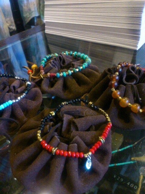 夏に欠かせないブレスレット！！