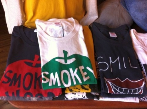 人気のＳｍｏｋｅｙアップルＴＥＥ再入荷だぬーん♪