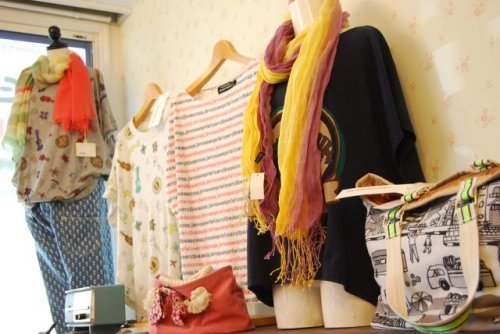 merci beaucoup,(メルシーボークー)♪