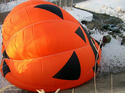 日本で初めて熱気球が飛んだ真狩村