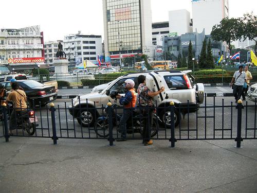 バンコック　バイクタクシー