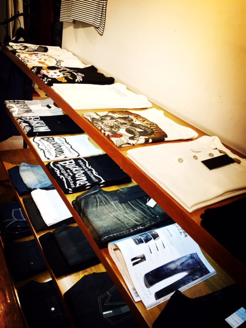 明日は定休日。