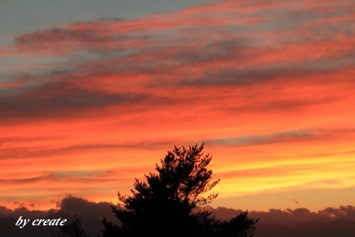 真っ赤に焼けた今日の夕景