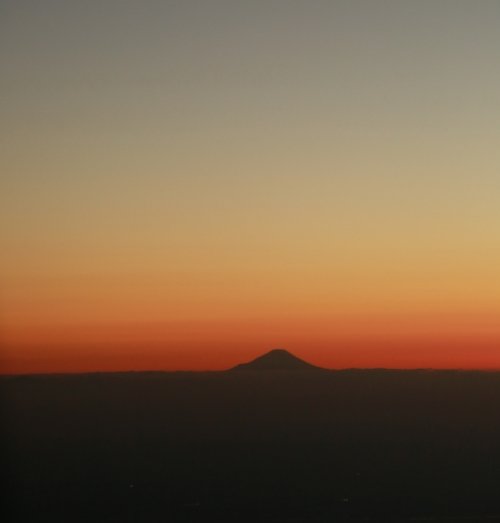 飛行機から写した富士山など