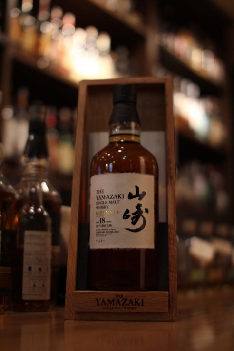こんなのあります「サントリー　シングルモルト山崎18年 ミズナラ 2017」